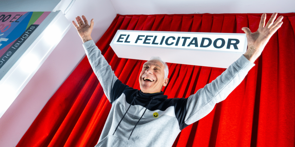 Todos los jueves, el Museo de la Felicidad ofrece visitas guiadas para personas mayores que buscan compañía, bienestar y experiencias positivas en Madrid.